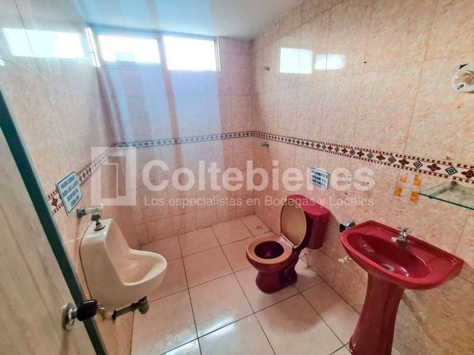 Oficina en arriendo en Suramericana, Medellín, 161 m² · foto 16 de 19