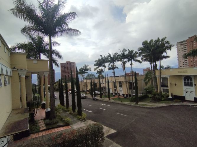 Casa de 4 alcobas en arriendo en El Poblado, Medellín, 400 m² · foto 6 de 20