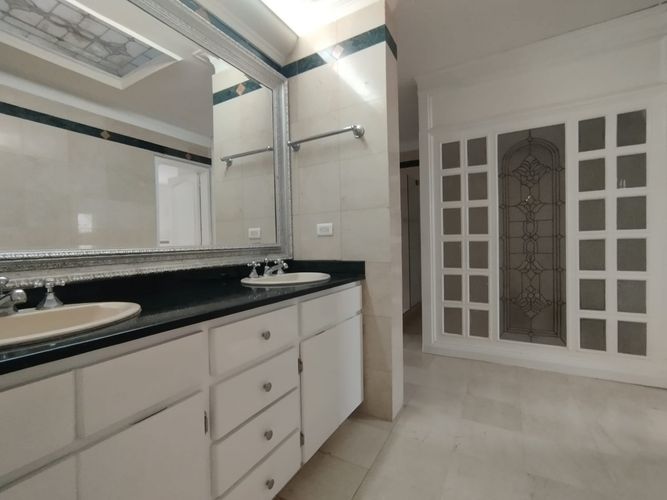 Casa de 4 alcobas en arriendo en El Poblado, Medellín, 400 m² · foto 13 de 20
