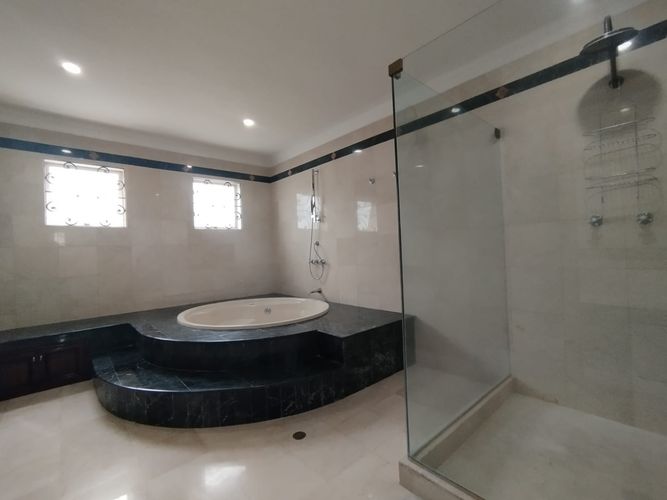 Casa de 4 alcobas en arriendo en El Poblado, Medellín, 400 m² · foto 15 de 20