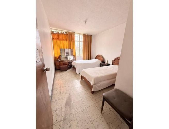 Casa de 7 alcobas en venta en Universidad, Bucaramanga, 330 m² · foto 10 de 19