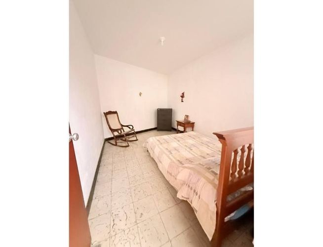 Casa de 7 alcobas en venta en Universidad, Bucaramanga, 330 m² · foto 8 de 19