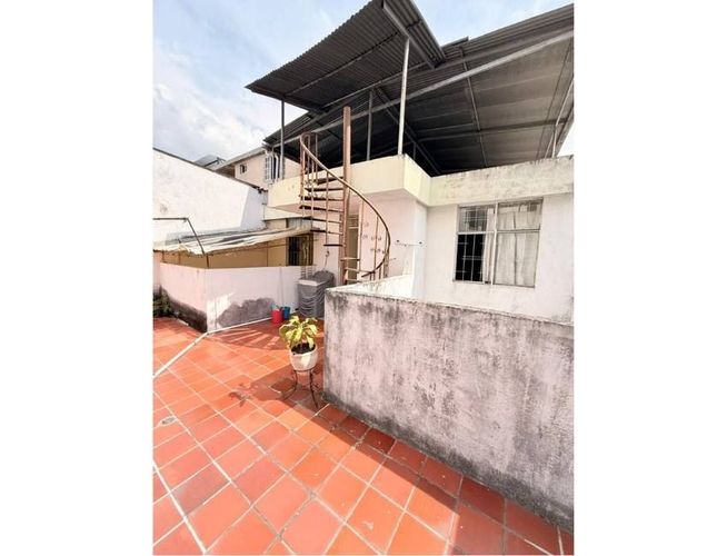 Casa de 7 alcobas en venta en Universidad, Bucaramanga, 330 m² · foto 14 de 19