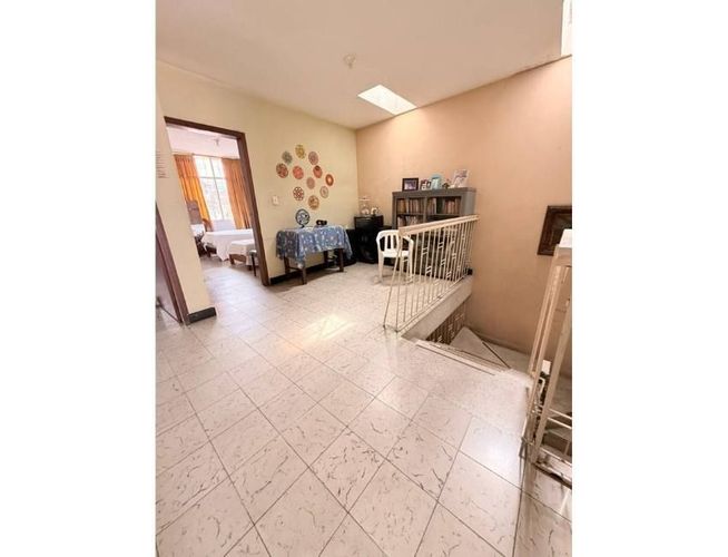 Casa de 7 alcobas en venta en Universidad, Bucaramanga, 330 m² · foto 7 de 19