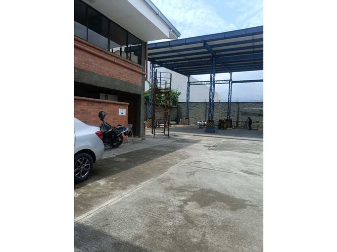 Bodega en venta en Acopi, Cali, 350 m² · foto 17 de 21