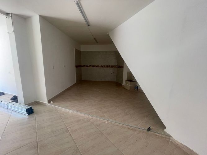 Bodega en arriendo en Los Naranjos, Medellín, 60 m² · foto 11 de 12