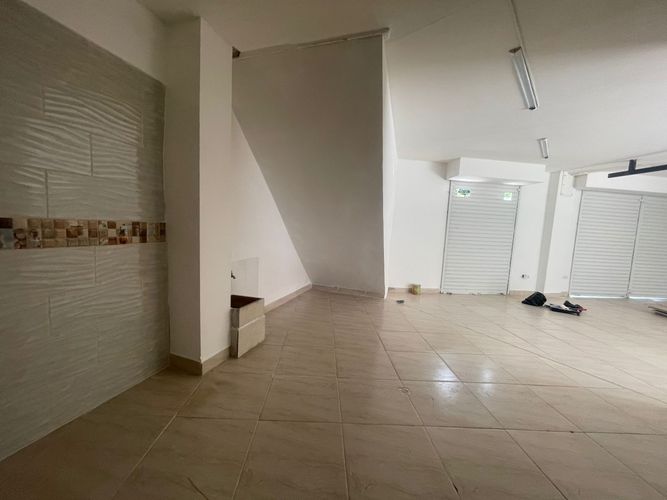 Bodega en arriendo en Los Naranjos, Medellín, 60 m² · foto 12 de 12