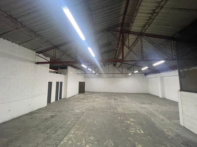 Bodega en arriendo en Colombia, Medellín, 218 m² · foto 3 de 20