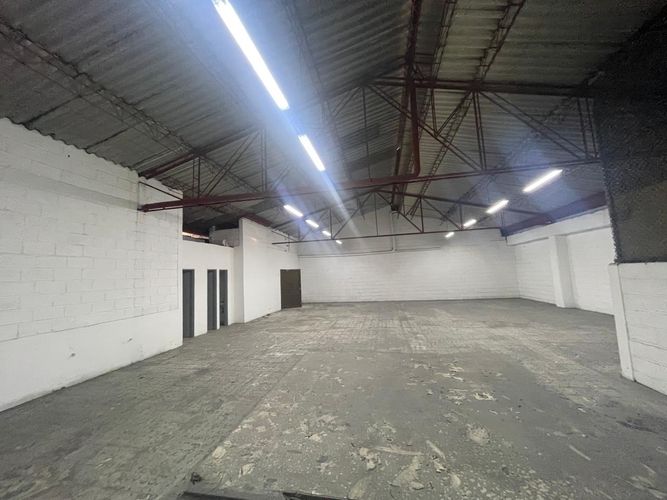 Bodega en arriendo en Colombia, Medellín, 218 m² · foto 7 de 20