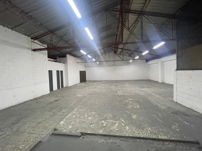 Bodega en arriendo en Colombia, Medellín, 218 m² · foto 8 de 20