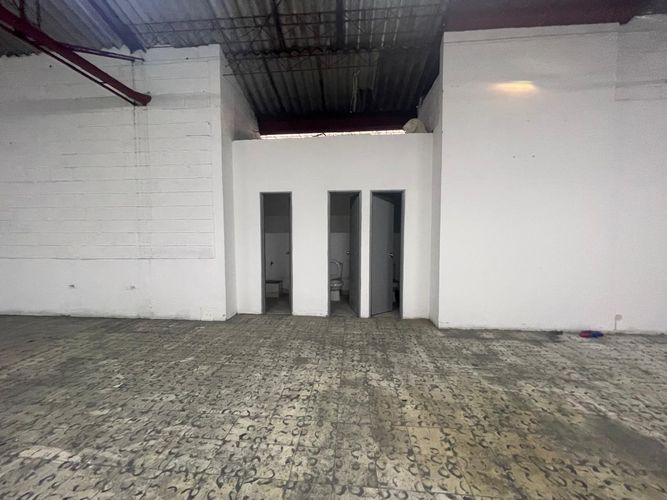 Bodega en arriendo en Colombia, Medellín, 218 m² · foto 15 de 20