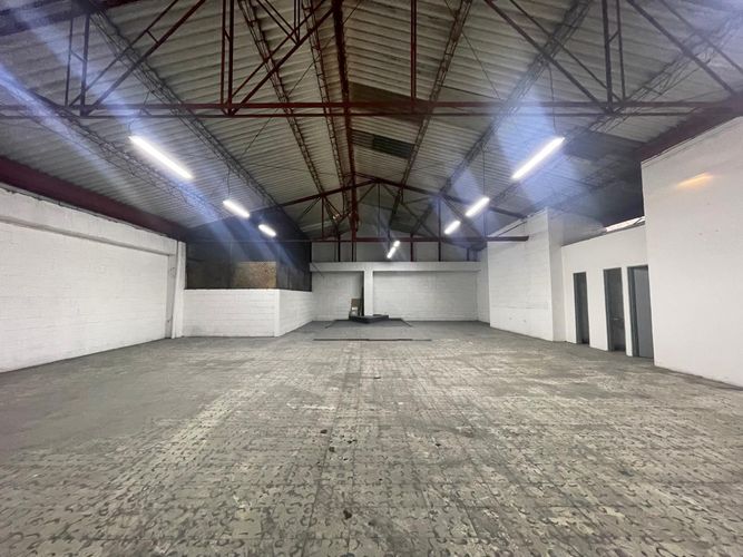 Bodega en arriendo en Colombia, Medellín, 218 m² · foto 16 de 20