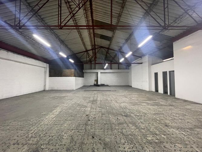 Bodega en arriendo en Colombia, Medellín, 218 m² · foto 19 de 20
