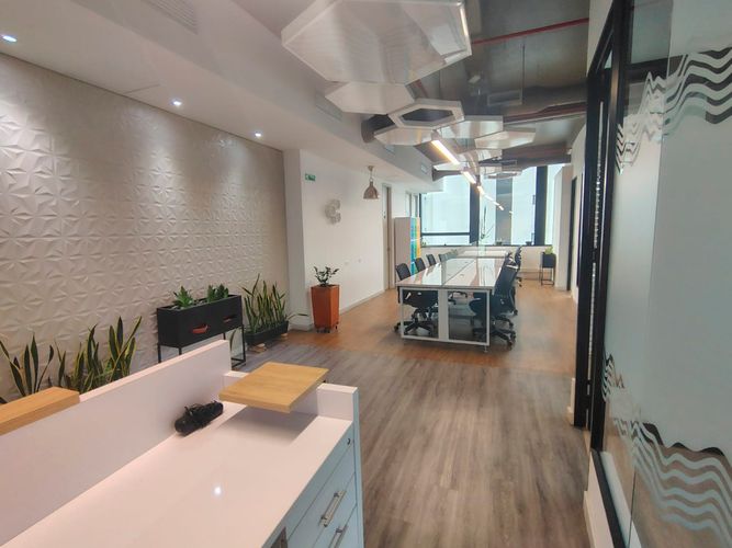 Oficina en arriendo en El Poblado, Medellín, 110 m² · foto 8 de 12