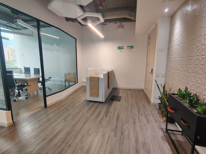 Oficina en arriendo en El Poblado, Medellín, 110 m² · foto 10 de 12