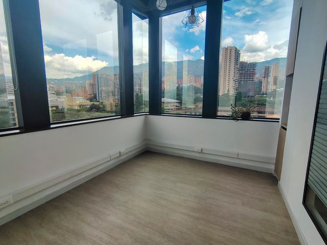Oficina en arriendo en El Poblado, Medellín, 110 m² · foto 9 de 12