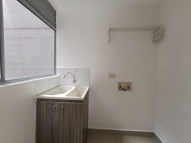 Apartamento de 3 alcobas en arriendo en Villa Carlota, Medellín, 80 m² · foto 5 de 16