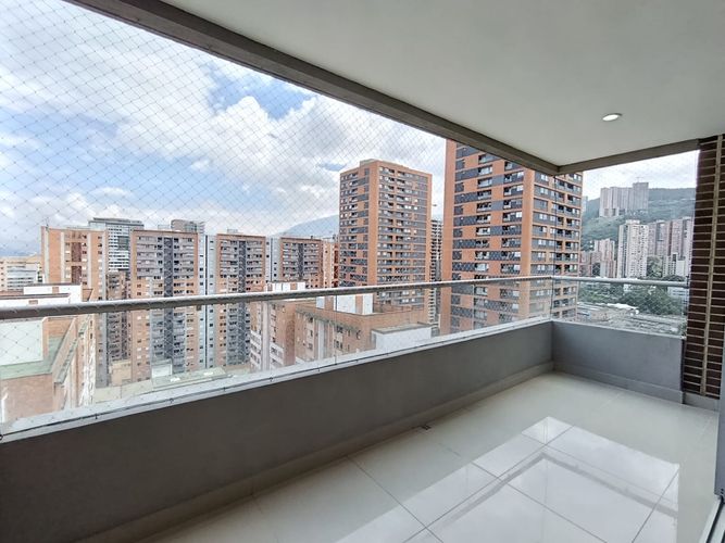 Apartamento de 3 alcobas en arriendo en Villa Carlota, Medellín, 80 m² · foto 6 de 16