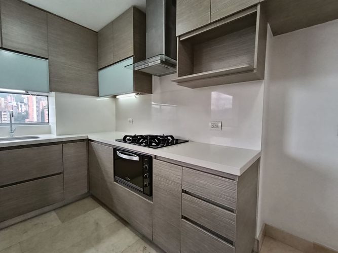 Apartamento de 3 alcobas en arriendo en La Florida, Medellín, 172 m² · foto 4 de 20