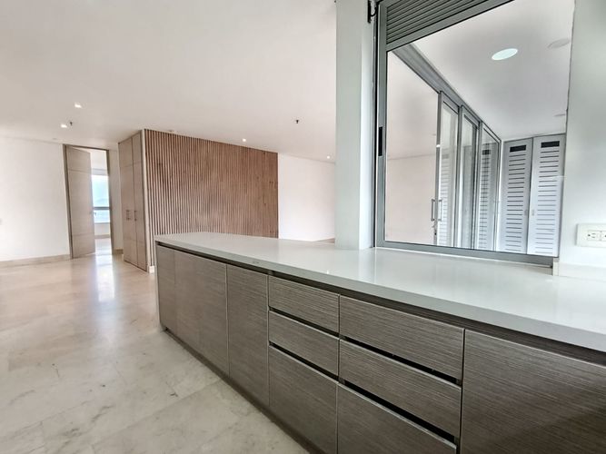 Apartamento de 3 alcobas en arriendo en La Florida, Medellín, 172 m² · foto 5 de 20
