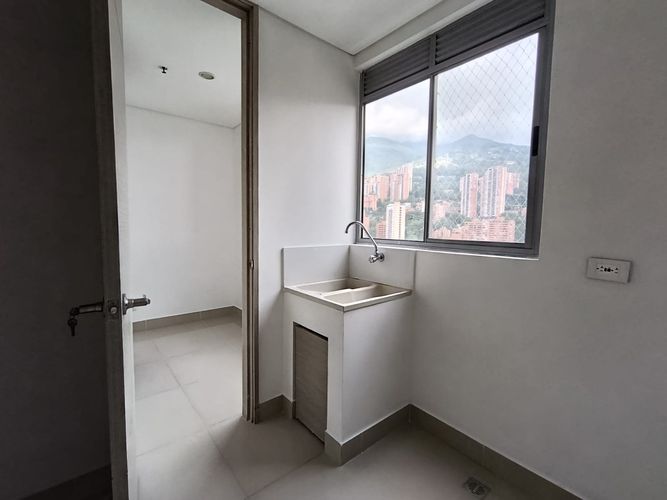 Apartamento de 3 alcobas en arriendo en La Florida, Medellín, 172 m² · foto 9 de 20