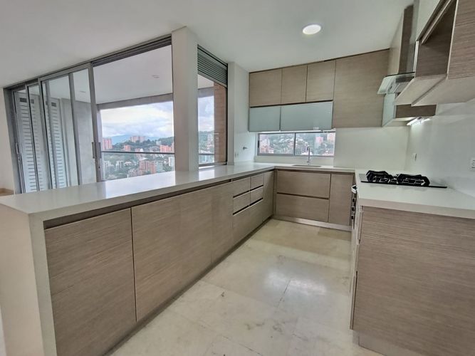 Apartamento de 3 alcobas en arriendo en La Florida, Medellín, 172 m² · foto 11 de 20
