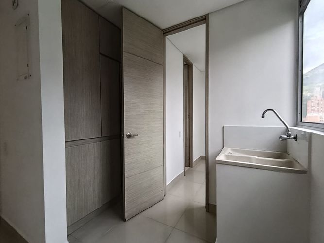 Apartamento de 3 alcobas en arriendo en La Florida, Medellín, 172 m² · foto 12 de 20