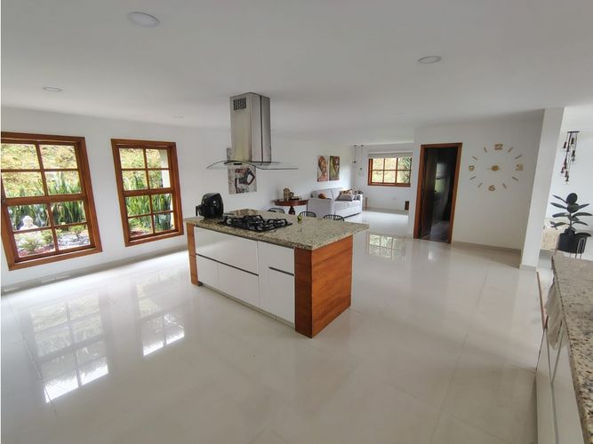 Casa de 4 alcobas en arriendo en La Mina, Envigado, 400 m² · foto 7 de 24