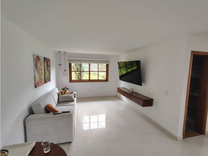 Casa de 4 alcobas en arriendo en La Mina, Envigado, 400 m² · foto 10 de 24
