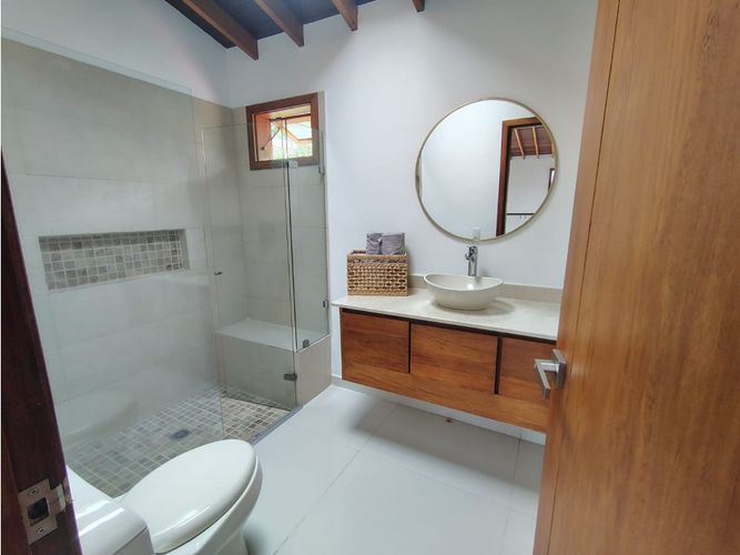 Casa de 4 alcobas en arriendo en La Mina, Envigado, 400 m² · foto 22 de 24