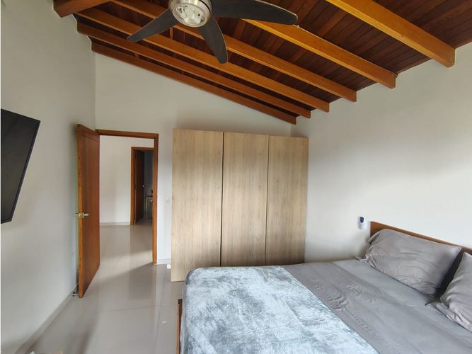 Casa de 4 alcobas en arriendo en La Mina, Envigado, 400 m² · foto 23 de 24