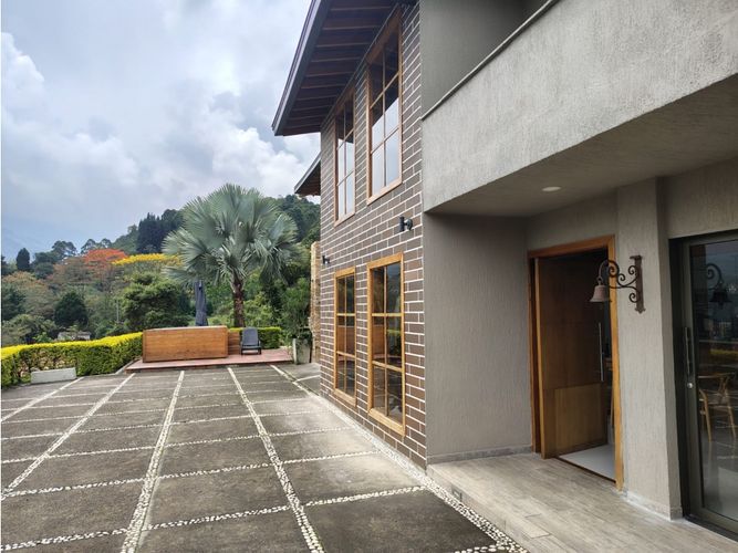 Casa de 4 alcobas en arriendo en La Mina, Envigado, 400 m² · foto 24 de 24