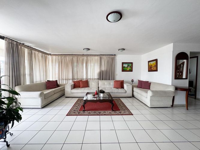 Apartamento de 5 alcobas en venta en Sotomayor, Bucaramanga, 294 m² · foto 3 de 18