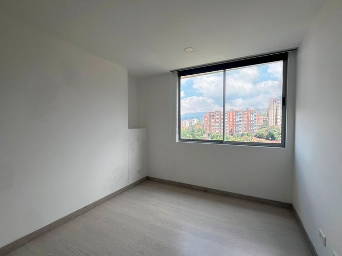 Apartamento de 3 alcobas en arriendo en Loma Benedictinos, Medellín, 100 m² · foto 15 de 17