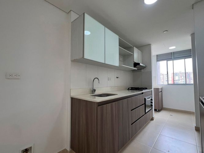 Apartamento de 3 alcobas en arriendo en Loma Benedictinos, Medellín, 100 m² · foto 5 de 17
