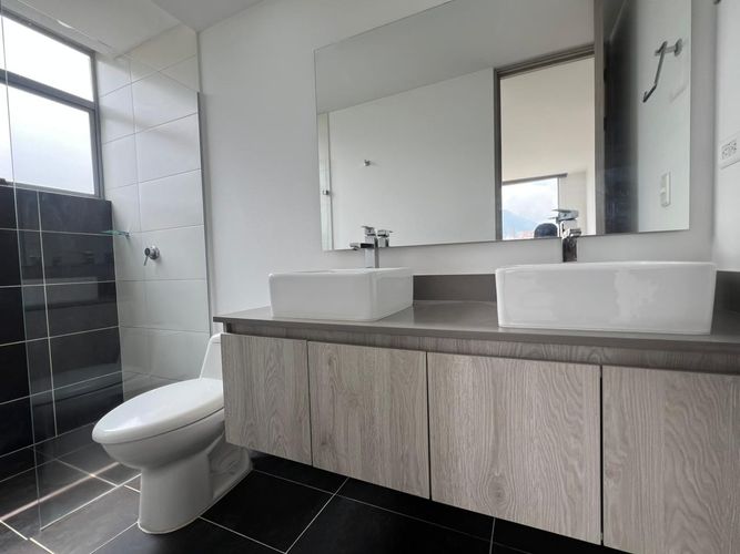 Apartamento de 3 alcobas en arriendo en Loma Benedictinos, Medellín, 100 m² · foto 17 de 17