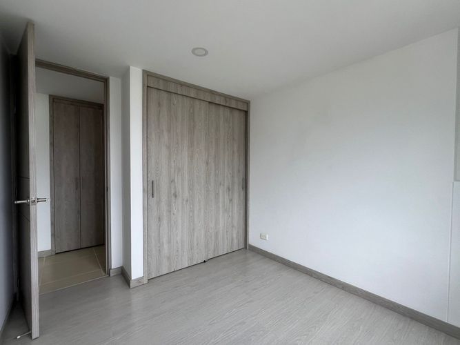 Apartamento de 3 alcobas en arriendo en Loma Benedictinos, Medellín, 100 m² · foto 11 de 17