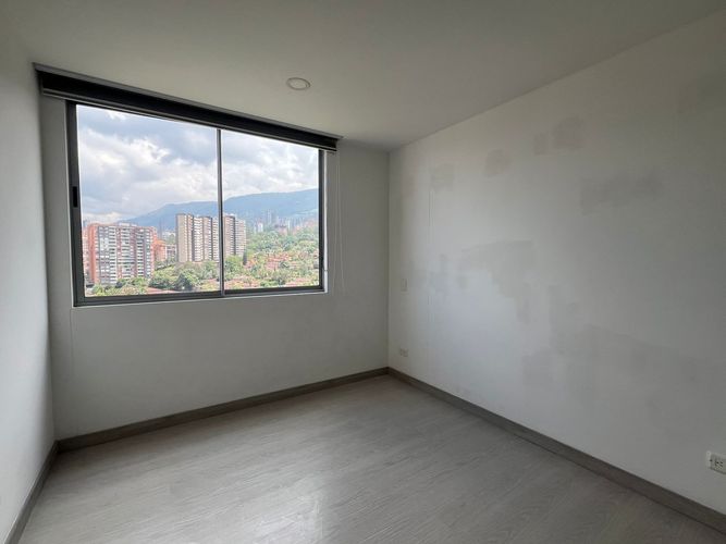 Apartamento de 3 alcobas en arriendo en Loma Benedictinos, Medellín, 100 m² · foto 12 de 17
