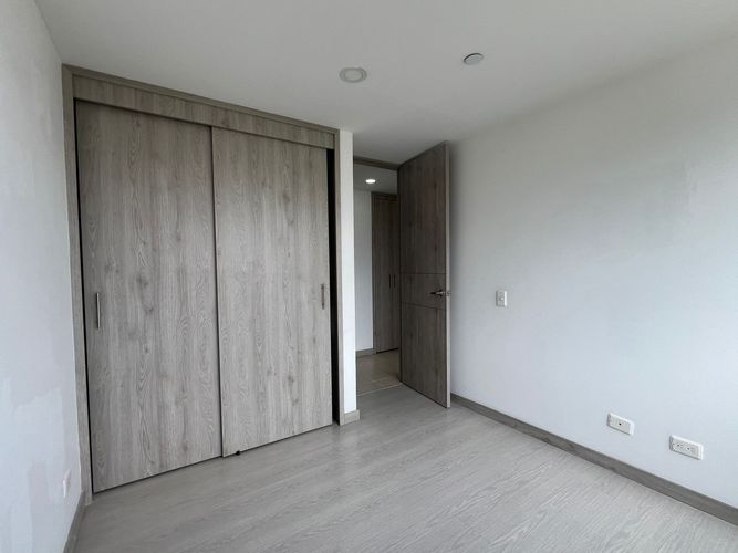 Apartamento de 3 alcobas en arriendo en Loma Benedictinos, Medellín, 100 m² · foto 13 de 17