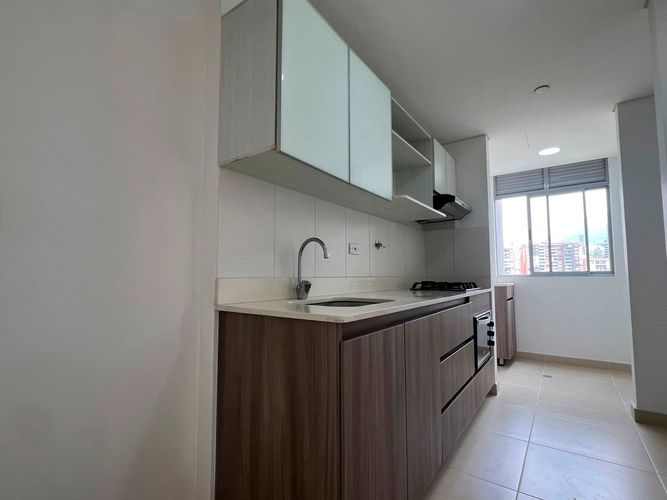 Apartamento de 3 alcobas en arriendo en Loma Benedictinos, Medellín, 100 m² · foto 3 de 17