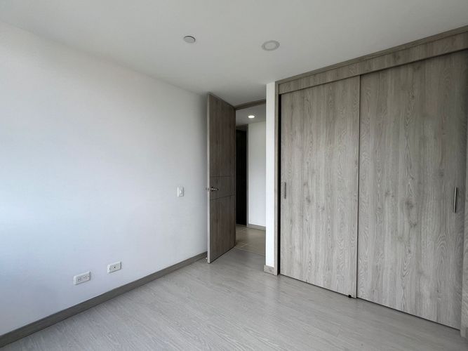 Apartamento de 3 alcobas en arriendo en Loma Benedictinos, Medellín, 100 m² · foto 14 de 17