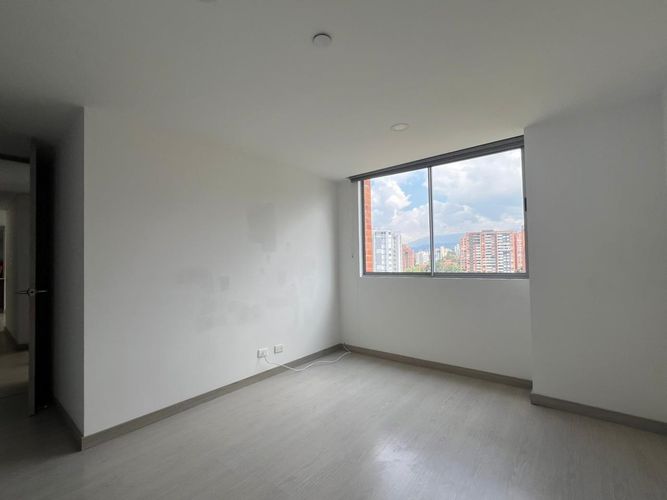 Apartamento de 3 alcobas en arriendo en Loma Benedictinos, Medellín, 100 m² · foto 10 de 17