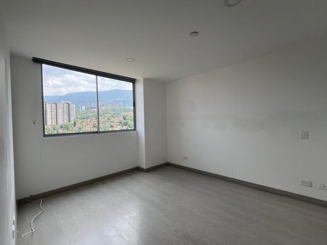 Apartamento de 3 alcobas en arriendo en Loma Benedictinos, Medellín, 100 m² · foto 9 de 17