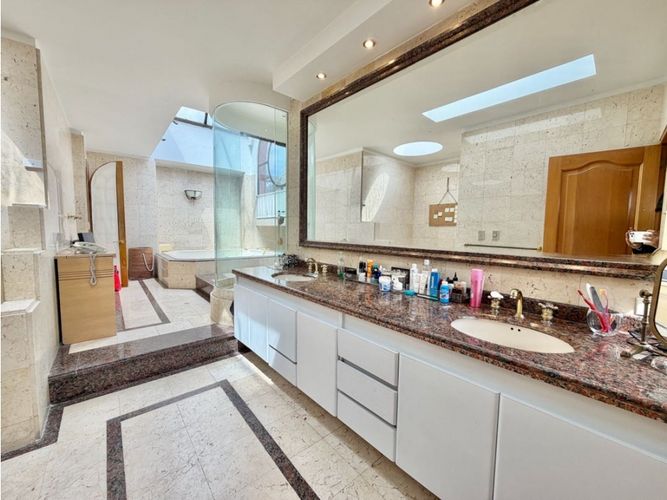 Apartamento de 4 alcobas en venta en Los Lagartos, Bogotá, 781 m² · foto 11 de 24