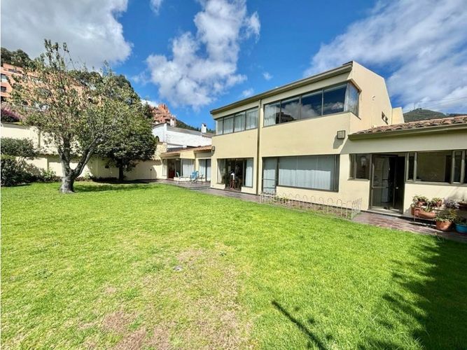 Casa de 3 alcobas en venta en Santa Ana, Bogotá, 379 m² · foto 2 de 24