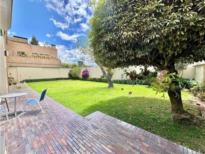 Casa de 3 alcobas en venta en Santa Ana, Bogotá, 379 m² · foto 3 de 24