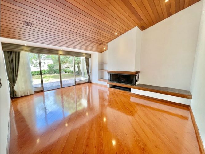 Casa de 3 alcobas en venta en Santa Ana, Bogotá, 379 m² · foto 4 de 24