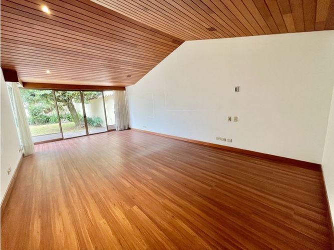 Casa de 3 alcobas en venta en Santa Ana, Bogotá, 379 m² · foto 5 de 24