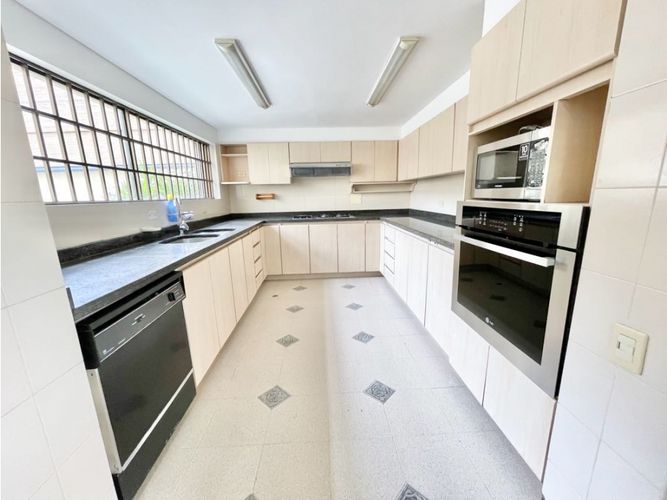 Casa de 3 alcobas en venta en Santa Ana, Bogotá, 379 m² · foto 6 de 24
