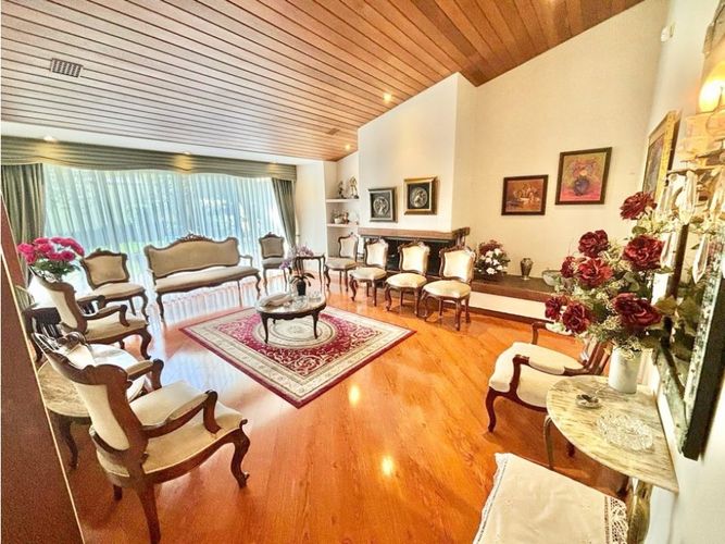 Casa de 3 alcobas en venta en Santa Ana, Bogotá, 379 m² · foto 11 de 24